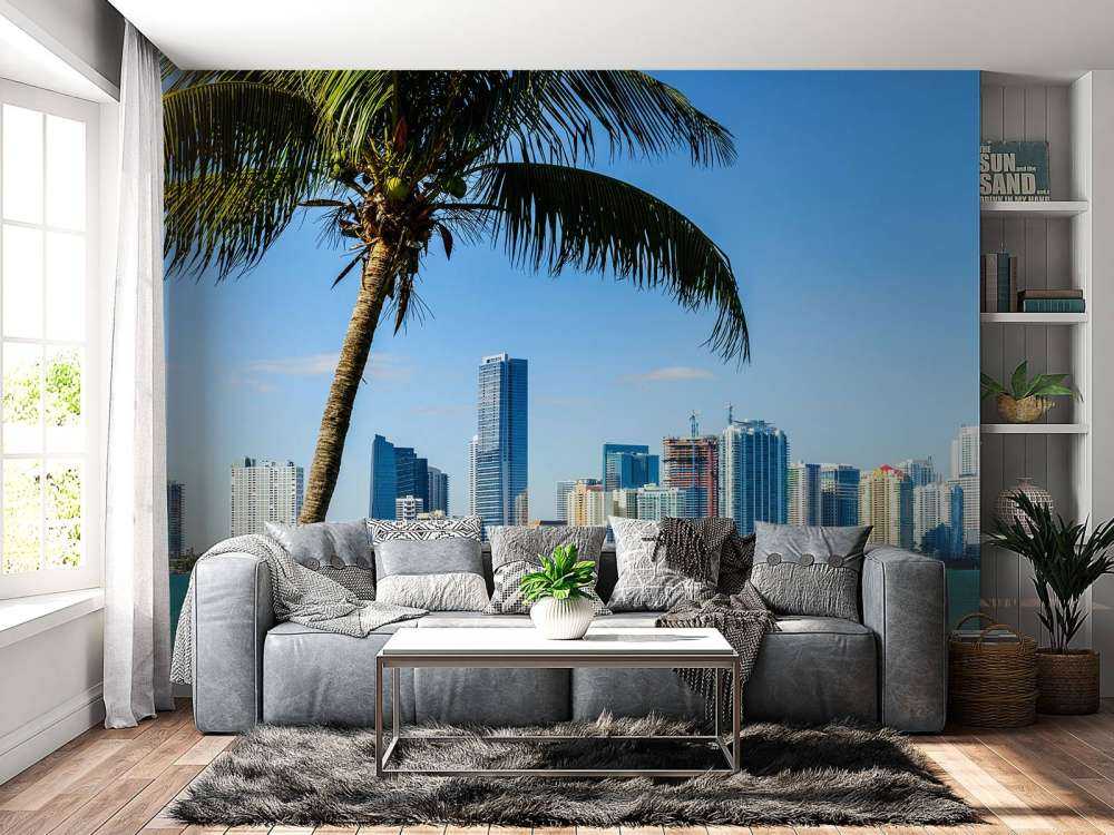 Miami skyline met een palmboom op de voorgrond