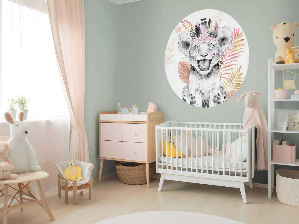 Babyleeuwin met koraalroze en gouden bladeren