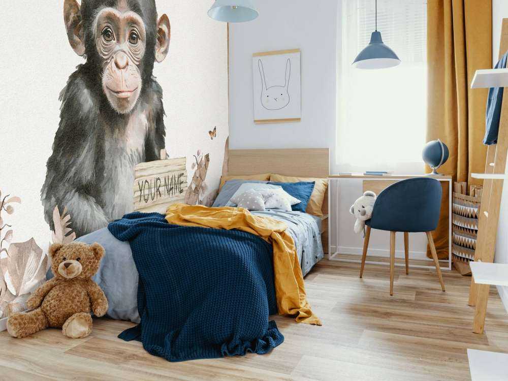 Baby chimpansee in de jungle taupe