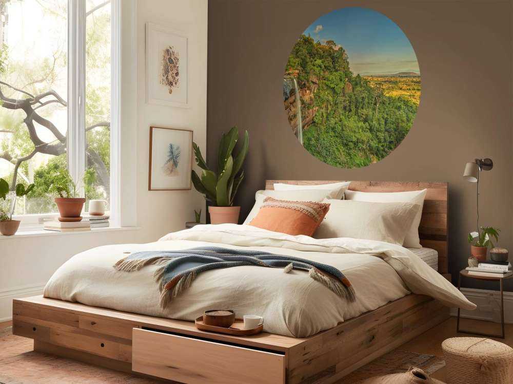 Waterval bij een klif