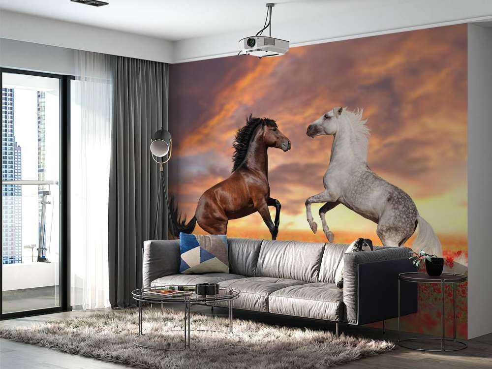 Verliefde paarden in een bloemenveld