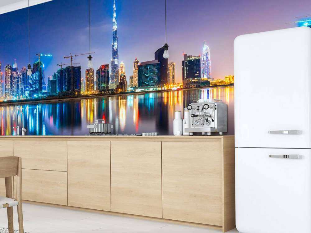 Dubai verlicht in de avond