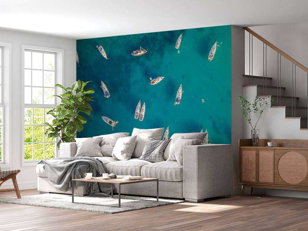 Droneshot van een groep verankerde boten