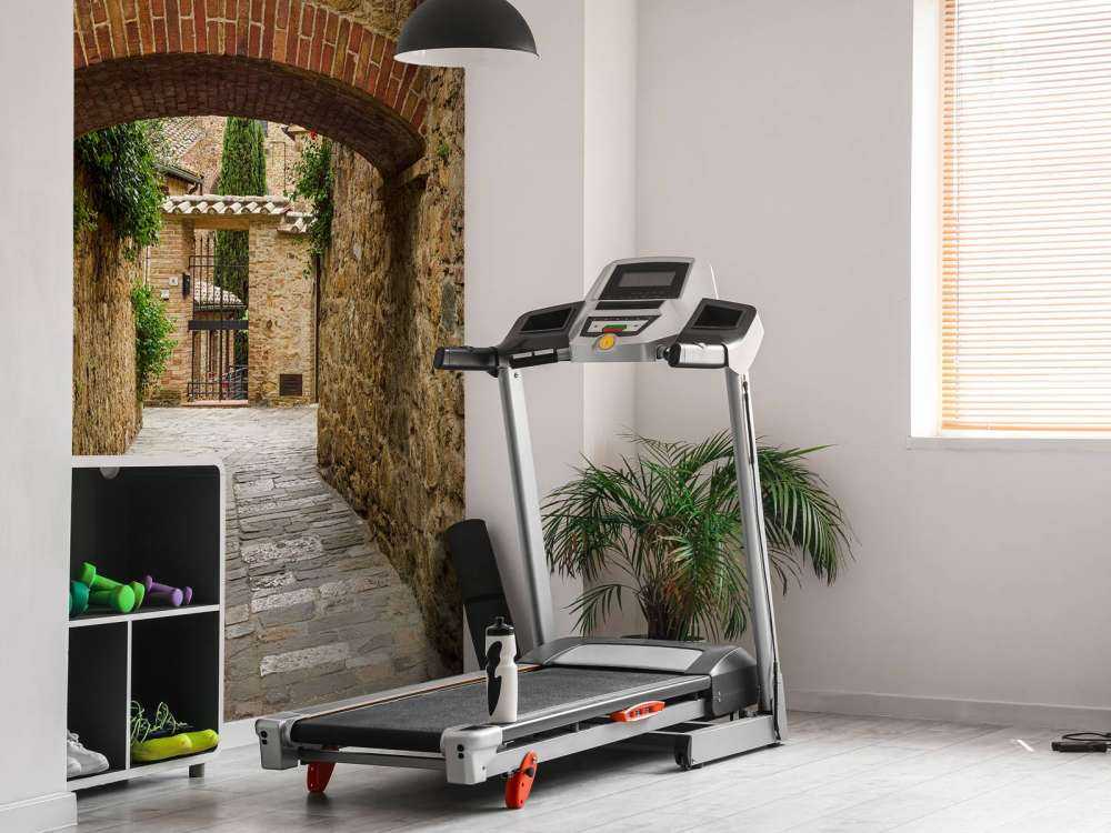 Boogje met rode bloemen